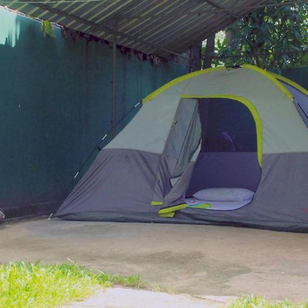 Flipflop Hostel ネゴンボ エクステリア 写真