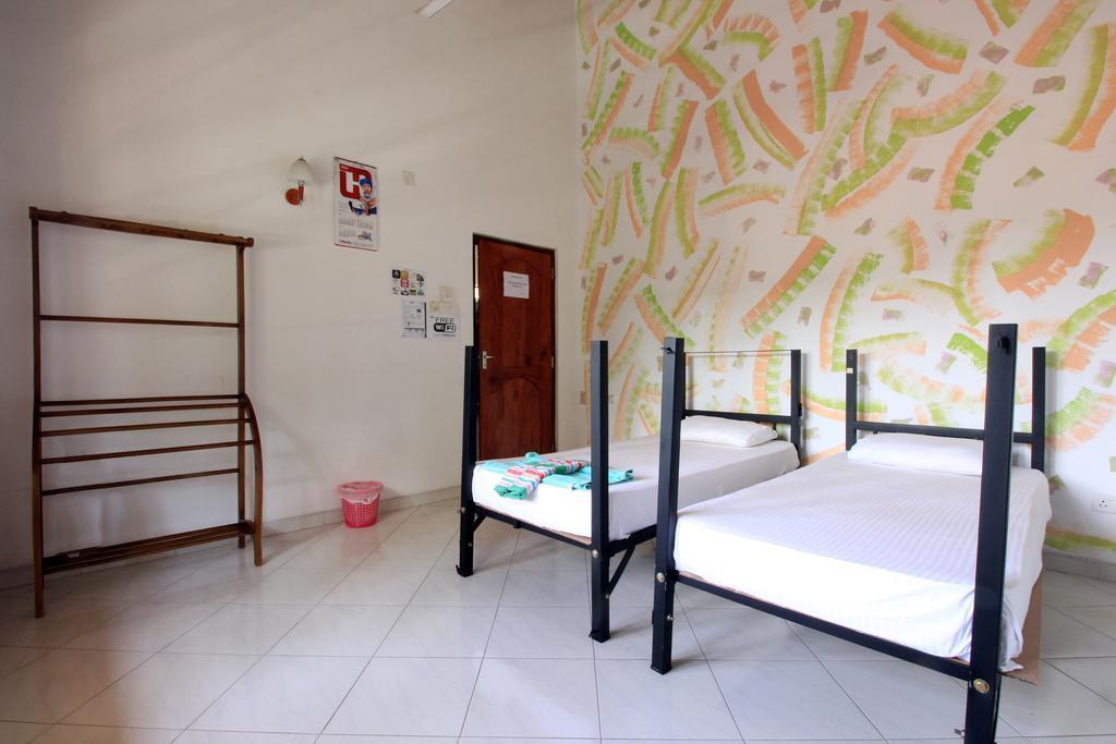 Flipflop Hostel ネゴンボ エクステリア 写真