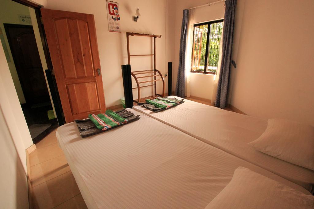 Flipflop Hostel ネゴンボ エクステリア 写真