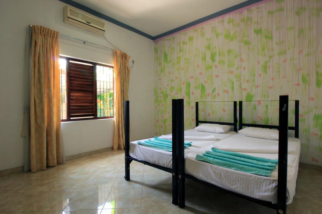 Flipflop Hostel ネゴンボ エクステリア 写真